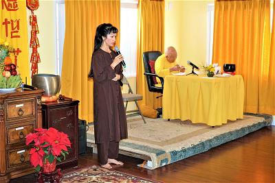 Đại Diện Đạo Tràng San Jose ngõ lời tri ân Thầy Thiền Chủ